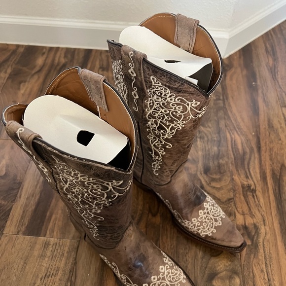 Cowboy boots for women; Size 9; leather with stitching;New in box - Picture 5 of 8